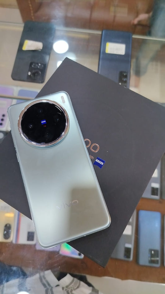 Vivo X200 (12GB RAM, 256GB Storage) OpenBox